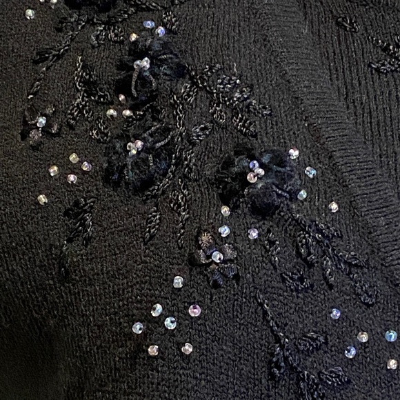 Carolyn Taylor Mock 2-piece Embellished Beaded Floral Black Sweater Sz Small EUC - Picture 4 of 6